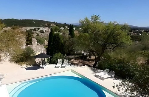 Caumont-sur-Durance House | Provencal farmhouse in central Provence