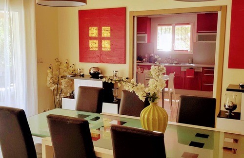 Saint-Cyr-sur-Mer Villa | Quiet villa Beach 10' walk Outdoor SPA Heated pool Boules court