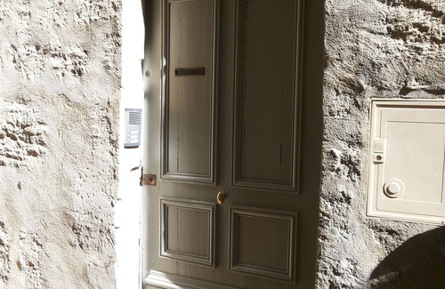 Avignon City Centre Apartment | Renovated, two-room flat with air-conditioned, Vernet district, in city centre