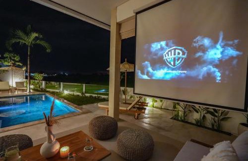 Pererenan Villa | Santorini Sunset NEW 4 BR villa with beautiful rice paddy view and a large pool