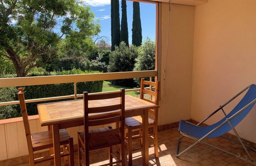 Miramar Apartment | Seafront Studio Cabin - Plage de l'Argentière, La Londe-les-Maures