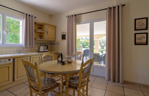 St.-Remy-de-Provence House | Splendid Provencal Villa with Air-Conditoning, Heated Pool and Outside kitchen