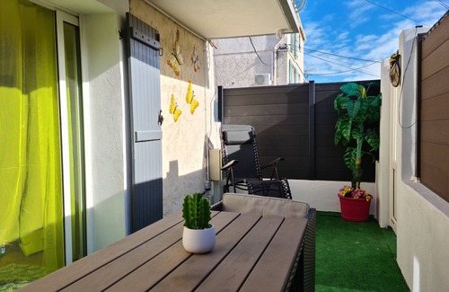 Peypin Apartment | Splendid studio with AC and terrace - Dodo et Tartine