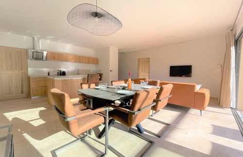 Sablet House | Stone villa at the foot of the Dentelles de Montmirail, heated swimming pool