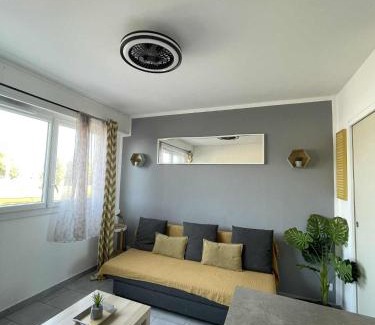 Les Sablettes Apartment | Studio les Sablettes vue mer