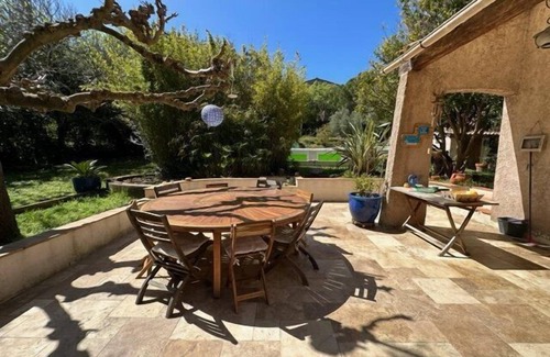 La Seyne-sur-Mer House | Swimming pool, air conditioning, 3 bedrooms, ideal for holidays and relaxation