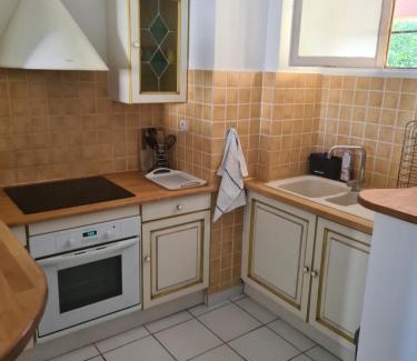 Carry-le-Rouet Apartment | T2 CARRY LE ROUET CENTRE VILLE PROCHE DE LA MER