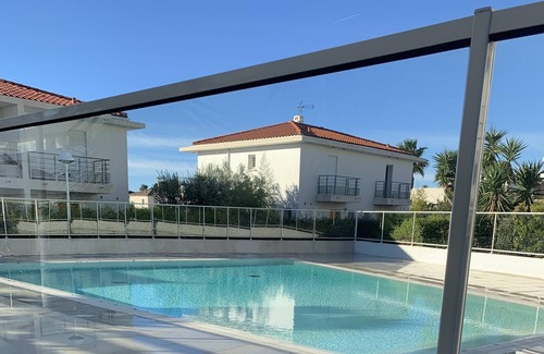 Carqueiranne Apartment | T3 NEUF very high standing close sea swimming pool 4 MTB rowing box doubles wifi