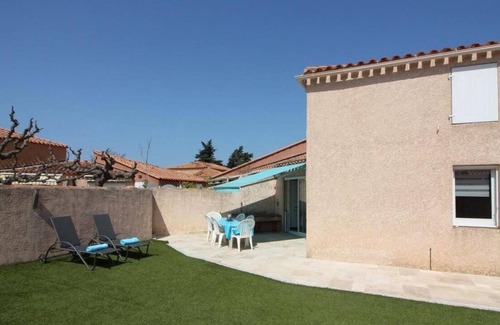 Miramar Villa | Villa 3 *, 6 people, fully equipped, trade and beach walk 5 minutes