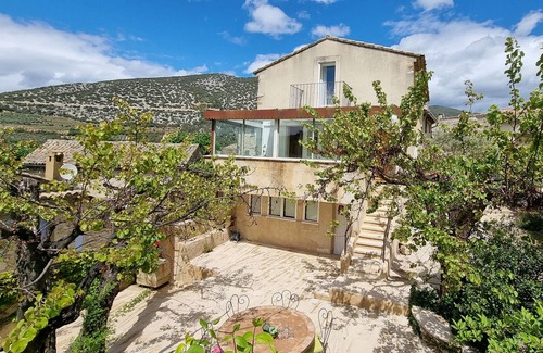 Malaucene Villa | Villa Beilles, 84BEILLES, beautiful, with fenced pool, jacuzzi and views