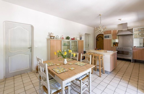 Lacoste Villa | Villa Borie - Three Bedroom Villa, Sleeps 6