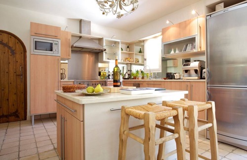 Lacoste Villa | Villa Borie - Three Bedroom Villa, Sleeps 6