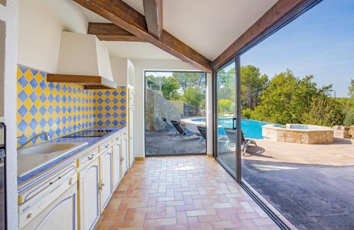 Draguignan Villa | Villa Colombes by Villa Plus