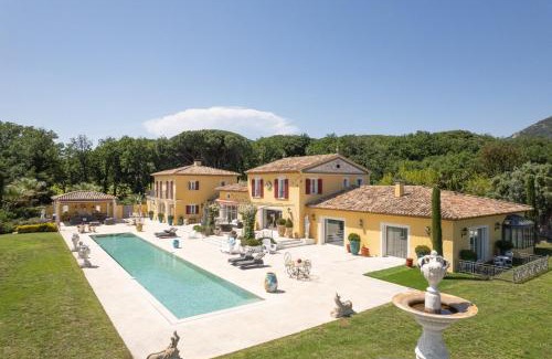 Grimaud Villa | Villa Florentina - 550m2, 4 Chambres - Golfe De Saint-Tropez