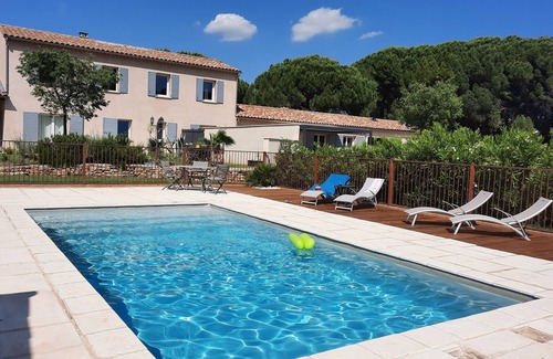 Mondragon House | villa in the heart of the vineyards for 6/8 people