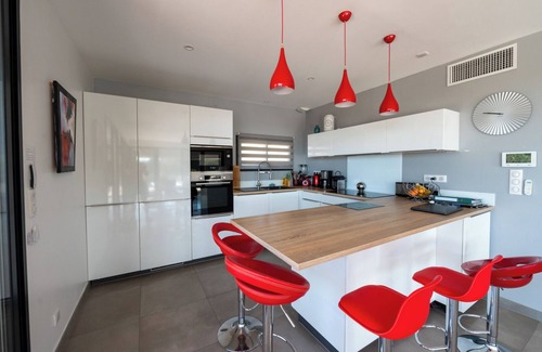 Miramar House | Villa La Londe Les Maures Sleeps 14 Between HYERES and le LAVANDOU Swimming pool cha