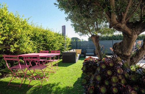 Miramar House | Villa La Londe Les Maures Sleeps 14 Between HYERES and le LAVANDOU Swimming pool cha