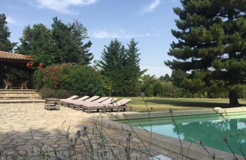 Chateaurenard House | Villa Neville