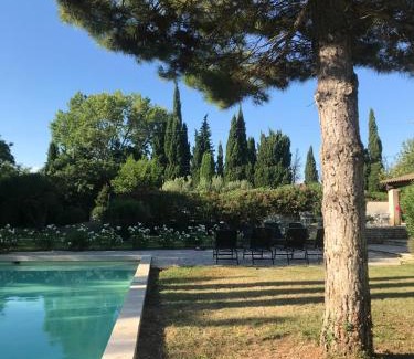 Chateaurenard House | Villa Neville