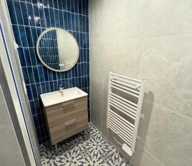 Les Lecques Apartment | Villa Onyra - Suite Santorin - Appartement en bord de mer