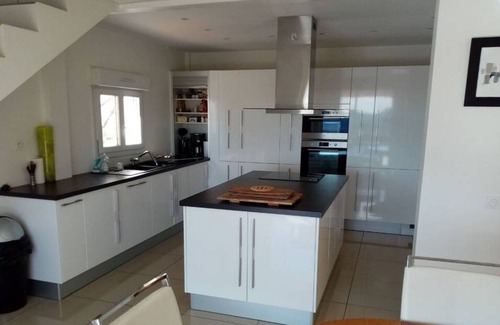 Carnoux-en-Provence Villa | Villa with sea view near Cassis.