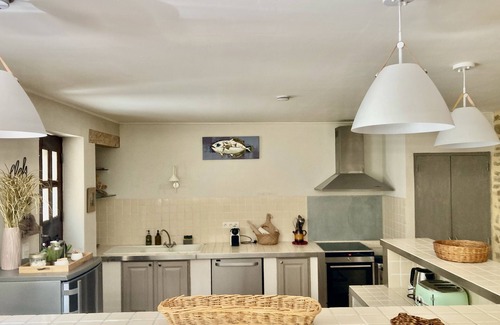 Suze-la-Rousse Ski Chalet | Village house with private pool and air conditioning, Suze-la-Rousse – Drôme Provençale