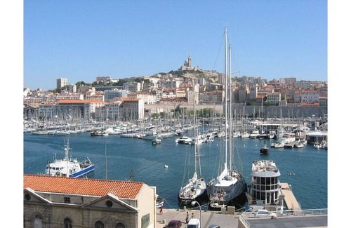 Baille Apartment | Vrbo Property