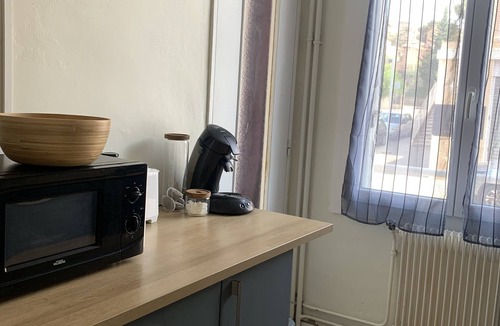 Vitrolles Apartment | 1 Bedroom Apartment in Vitrolles