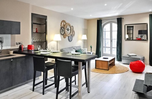 L'Isle-sur-la-Sorgue Apartment | 100 m² Apartment ∙ 2 bedrooms ∙ 4 guests