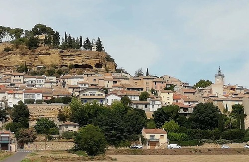 Cadenet House | 100 m² House ∙ 2 bedrooms ∙ 4 guests