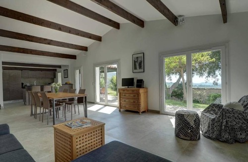 La Londe-les-Maures House | 110 m² House ∙ 3 bedrooms ∙ 8 guests
