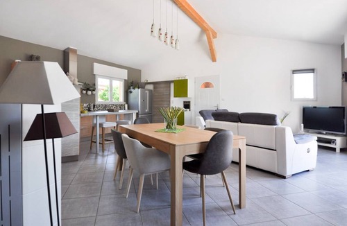 Simiane-la-Rotonde House | 110 m² Gîte ∙ 3 bedrooms ∙ 6 guests