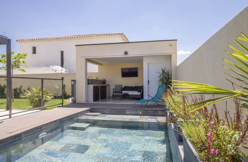 Vedene Villa | 110 m² Villa ∙ 2 bedrooms ∙ 4 guests