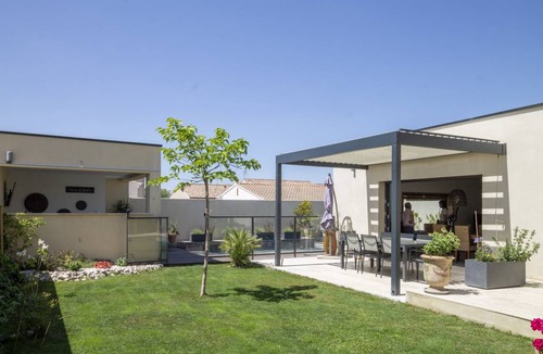 Vedene Villa | 110 m² Villa ∙ 2 bedrooms ∙ 4 guests