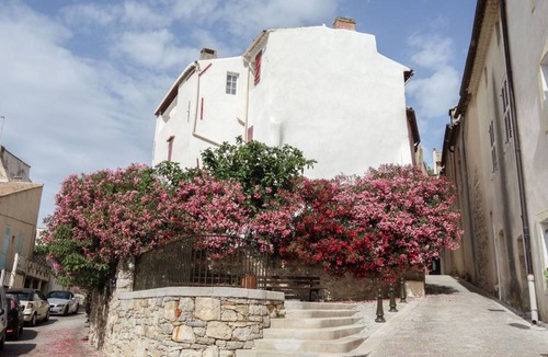 La Cadiere-d'Azur Other | 120 m² Accommodation ∙ 3 bedrooms ∙ 6 guests