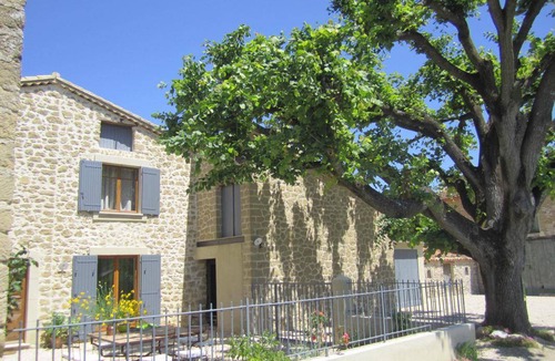 Mollans-sur-Ouveze House | 120 m² Gîte ∙ 4 bedrooms ∙ 8 guests
