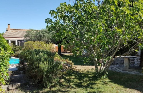 Velleron House | 120 m² House ∙ 3 bedrooms ∙ 8 guests