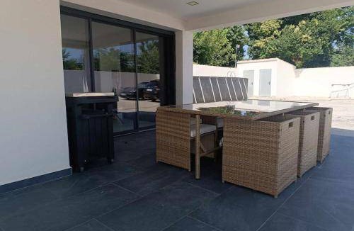 Montfavet Villa | 120 m² Villa ∙ 3 bedrooms ∙ 8 guests
