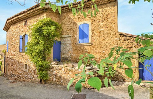 Saint-Victor-la-Coste House | 122 m² Maisonette ∙ 3 bedrooms ∙ 6 guests