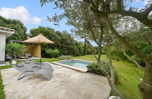 Saint-Laurent-des-Arbres House | 130 m² House ∙ 3 bedrooms ∙ 6 guests