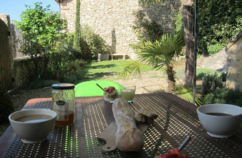 Saint-Saturnin-les-Apt House | 130 m² House ∙ 2 bedrooms ∙ 4 guests