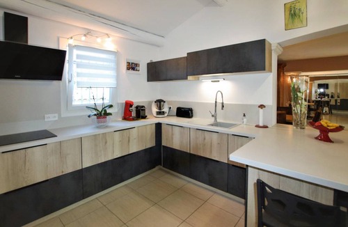 Noves House | 130 m² House ∙ 3 bedrooms ∙ 6 guests