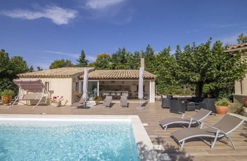 Noves Villa | 135 m² Villa ∙ 3 bedrooms ∙ 6 guests
