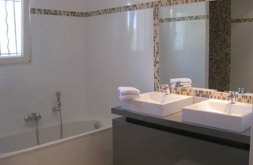 Montagnac-Montpezat House | 147 m² House ∙ 6 bedrooms ∙ 12 guests