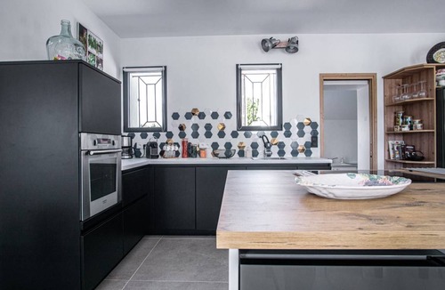 L'Isle-sur-la-Sorgue House | 150 m² House ∙ 4 bedrooms ∙ 8 guests