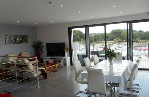 Miramar House | 150 m² House ∙ 4 bedrooms ∙ 10 guests