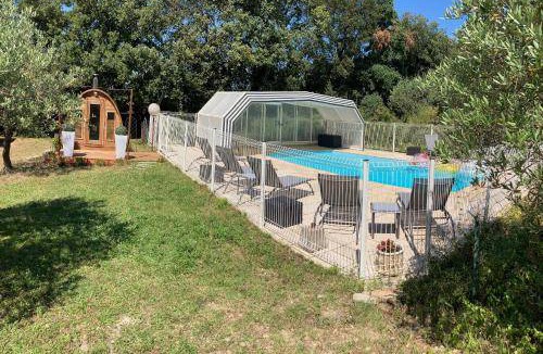Morieres-les-Avignon Bed & Breakfast | 150 m² Bed and breakfast ∙ 3 bedrooms ∙ 7 guests