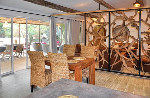 Aramon House | 150 m² House ∙ 2 bedrooms ∙ 4 guests