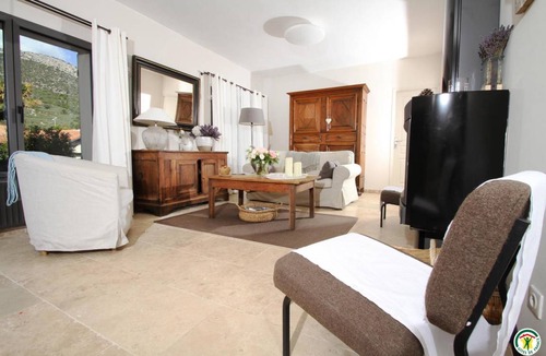 Buis-les-Baronnies House | 160 m² Gîte ∙ 3 bedrooms ∙ 6 guests
