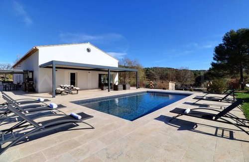 Saint-Cannat House | 170 m² Farmhouse ∙ 3 bedrooms ∙ 6 guests